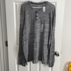 Men’s long sleeve top